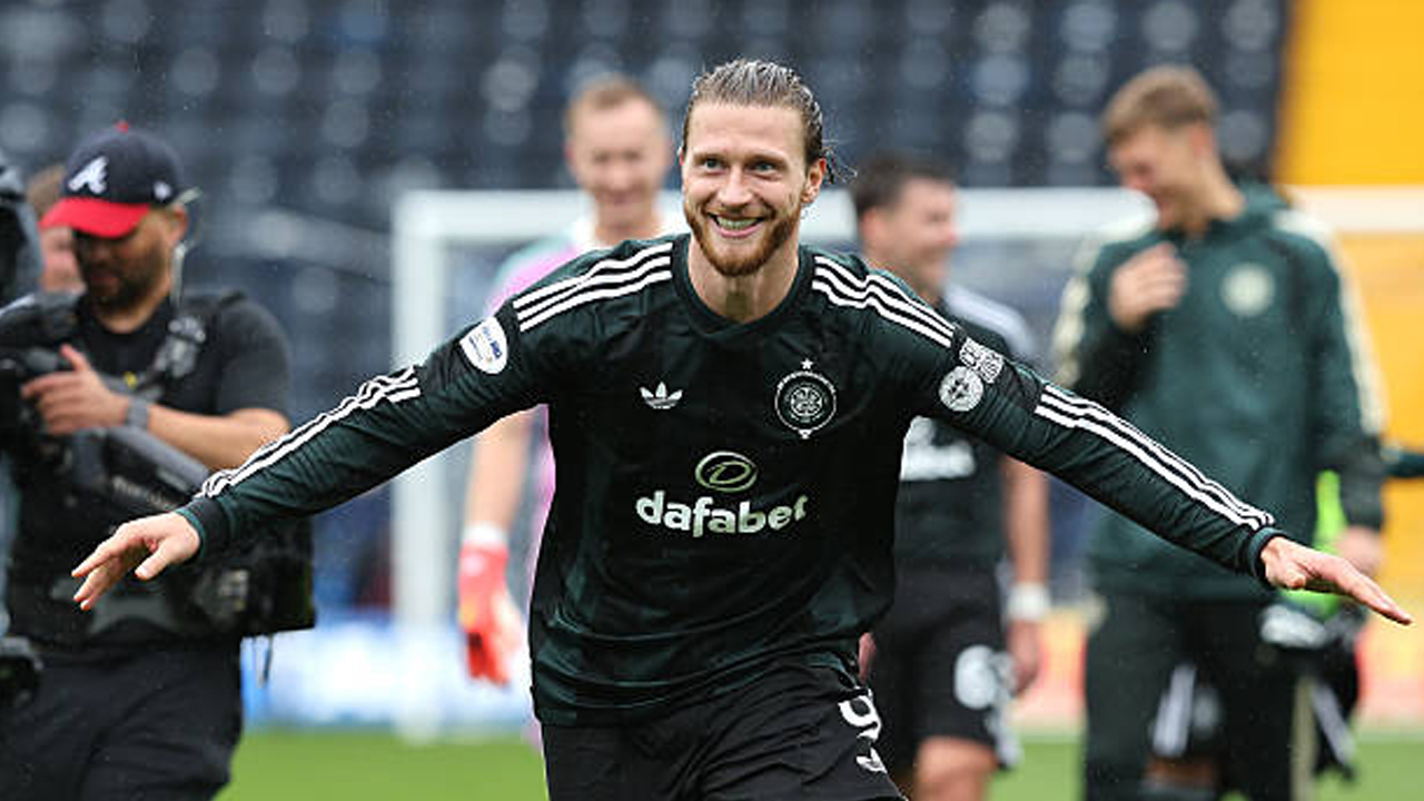 Cetak Hat-trick Lawan Kilmarnock, Kasper Hogh Dipuji Asisten Pelatih Celtic