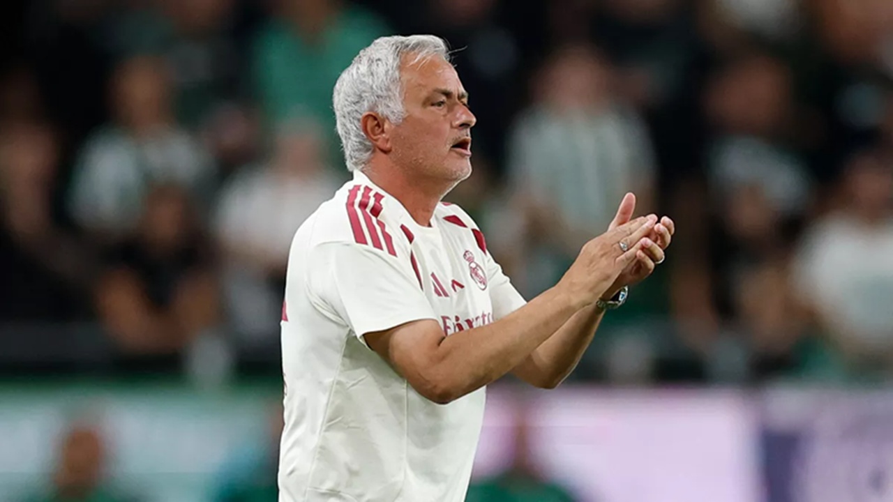 Chris Smalling Yakin Akan Kesuksesan Mourinho di Real Madrid