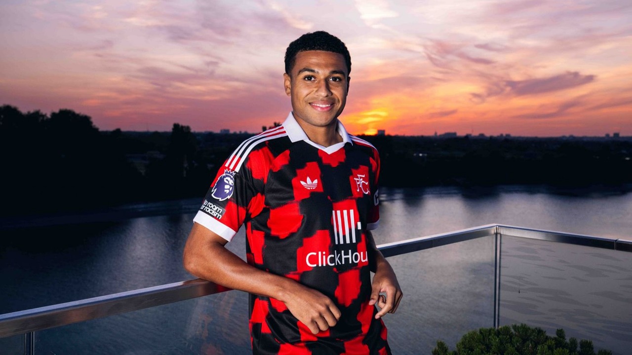 Fulham Resmi Datangkan Shea Charles dengan Nilai Fantastis
