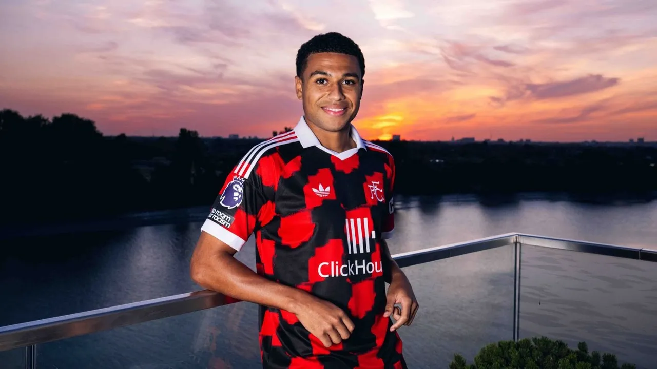 Fulham Resmi Datangkan Shea Charles dengan Nilai Fantastis