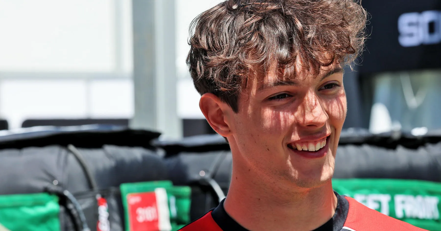 Haruskah Oliver Bearman Memutus Hubungan dengan Ferrari? - sumber: (racingnews365)