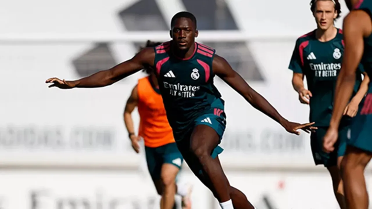 Ibrahima Konate Bicara Usai Tiba Markas Latihan Real Madrid