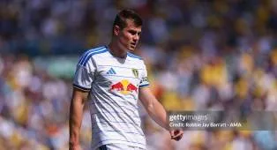Jaka Bijol Sambut James Trafford dan Tarik Muharemovic di Leeds United