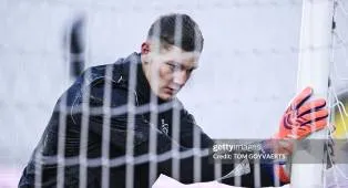 Kjell Scherpen Tegaskan Target Jadi Kiper Utama Ipswich Town