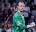 Matvey Safonov Kenang Kesuksesan di Liga Champions Musim Lalu
