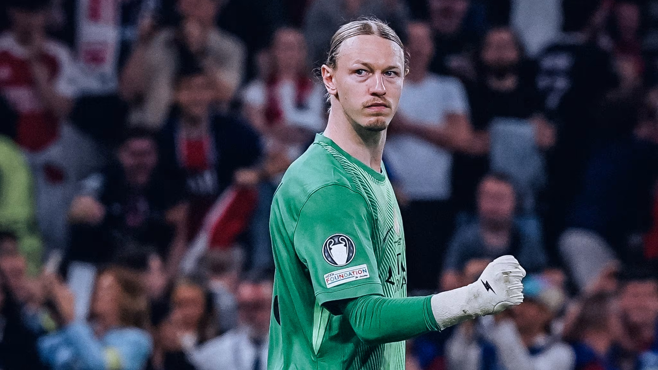 Matvey Safonov Kenang Kesuksesan di Liga Champions Musim Lalu
