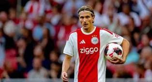 Mika Godts Buka Suara Soal Isu Transfer ke Paris Saint-Germain