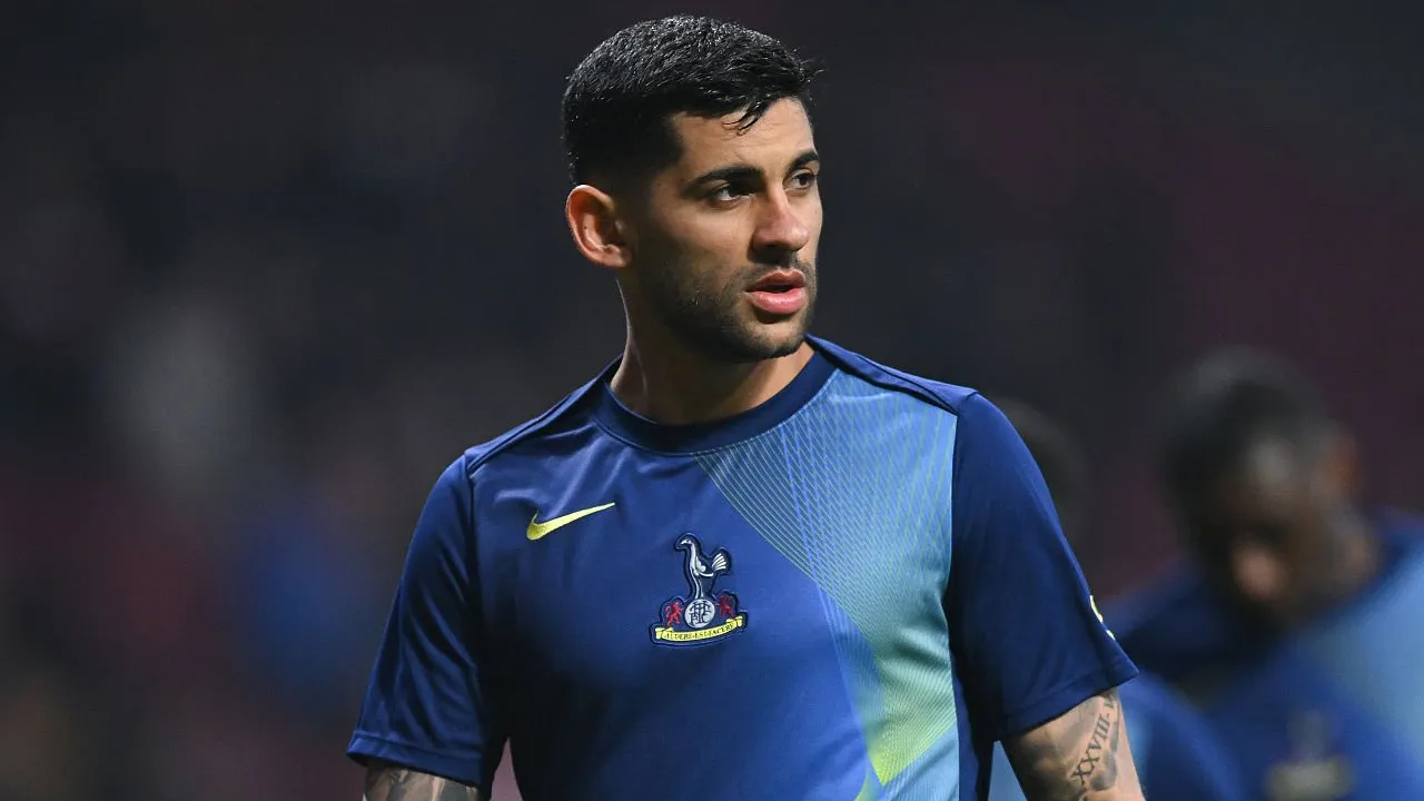 Paul Scholes Sarankan MU Bajak Cristian Romero dari Tottenham