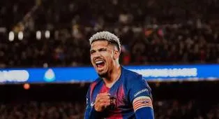 Ronald Araujo Kirimkan Pesan untuk Fans Barcelona