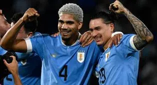 Tinggalkan Barcelona, Darwin Nunez Dukung Ronald Araujo Bersinar Lagi