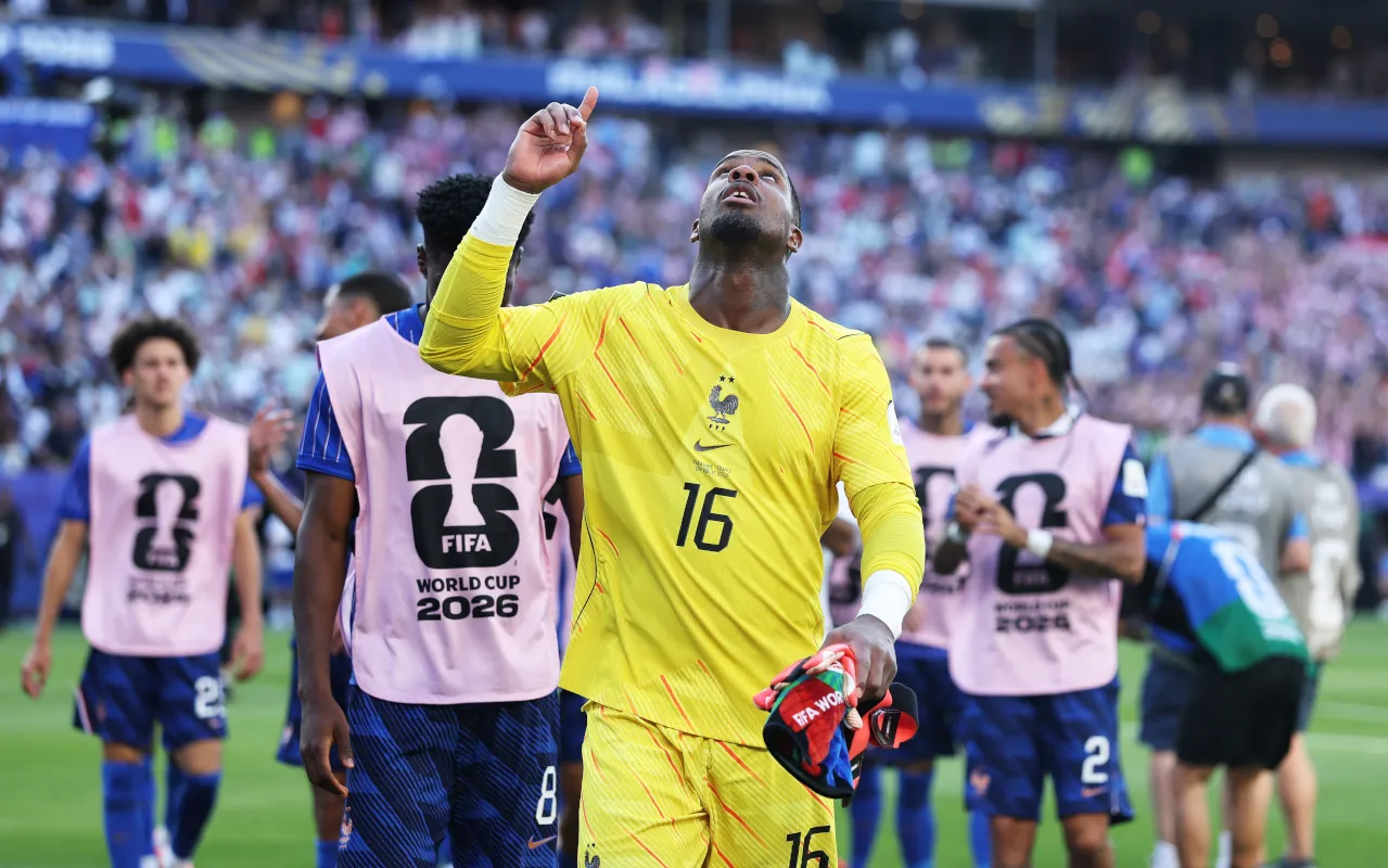Al-Nassr Incar Maignan di Tengah Ketidakpuasan Sang Kiper pada Milan - sumber: (footballitalia)