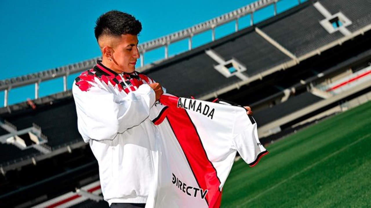 Almada Sebut Dua Sosok Senior Berperan Dalam Transfernya ke River Plate