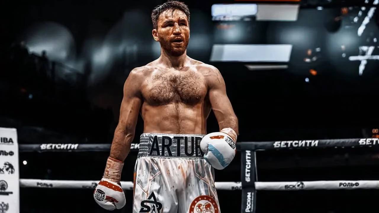 Artur Subkhankulov Dekati Perebutan Gelar Dunia IBF Kelas Ringan