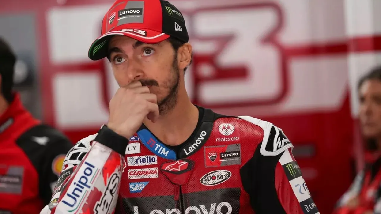 Francesco Bagnaia peringatkan Ducati untuk segera berbenah usai tampil buruk di MotoGP Inggris 2026.
