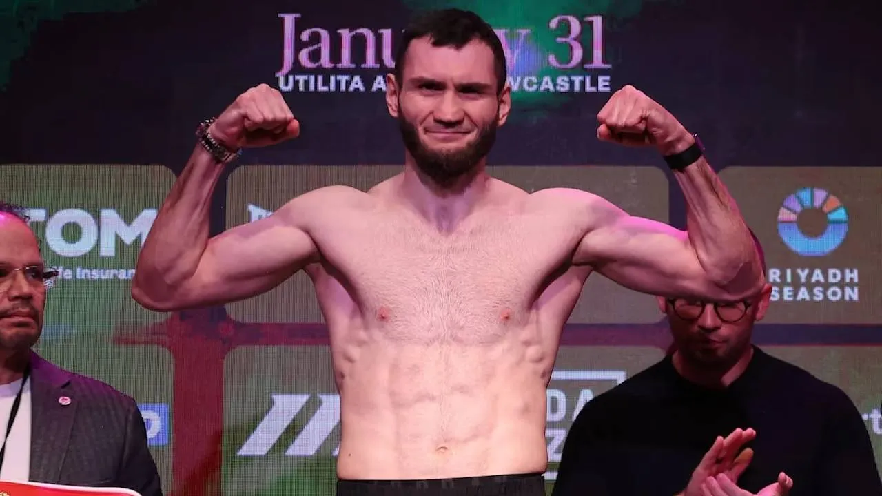 Bakhram Murtazaliev kini berstatus penantang wajib berikutnya untuk gelar yang dikuasai Kelly. (Foto: Fight TV)