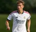 Dean Huijsen Bangga Warisi Nomor 4 Ikonik Real Madrid