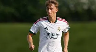 Dean Huijsen Bangga Warisi Nomor 4 Ikonik Real Madrid