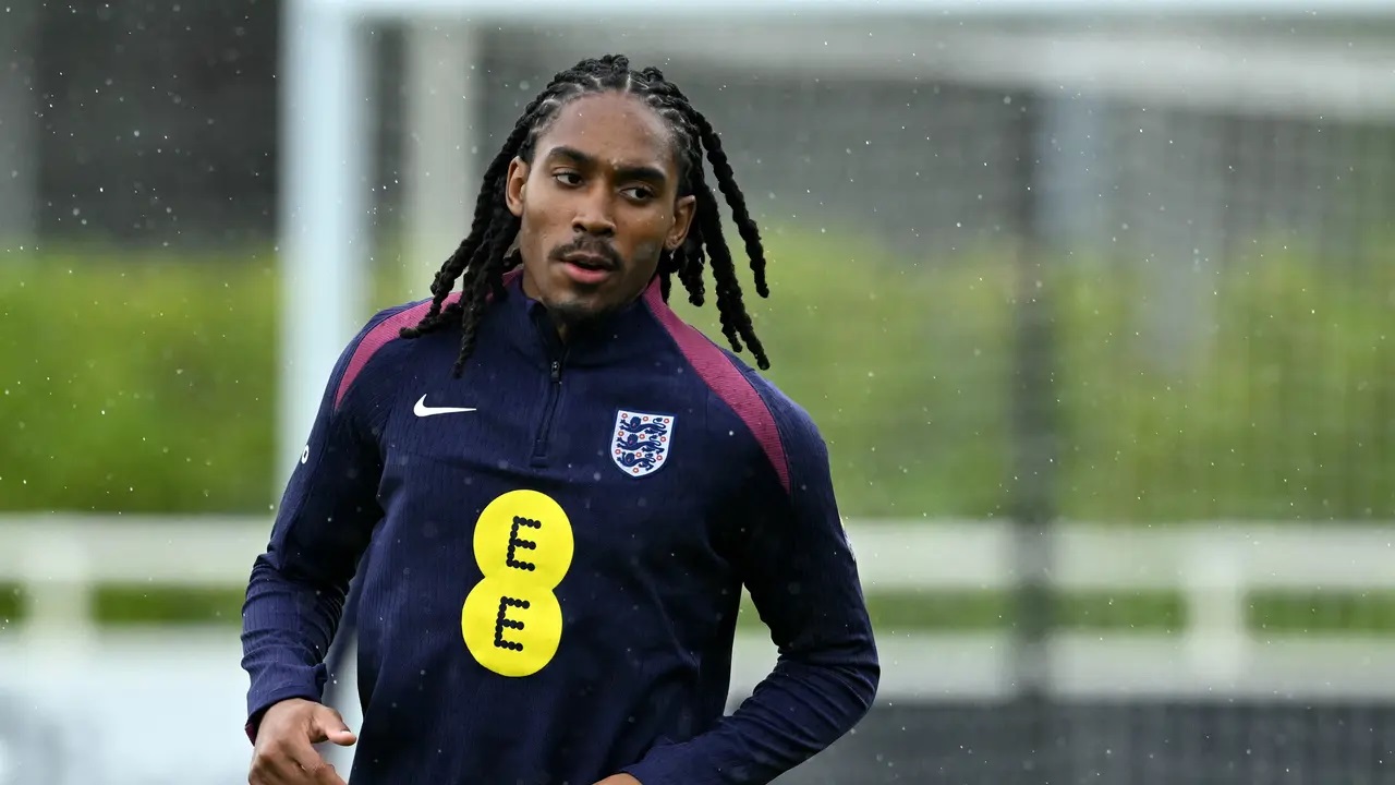 Inter Tawar Djed Spence Senilai 30 Juta Euro, Tottenham Minta 35 Juta
