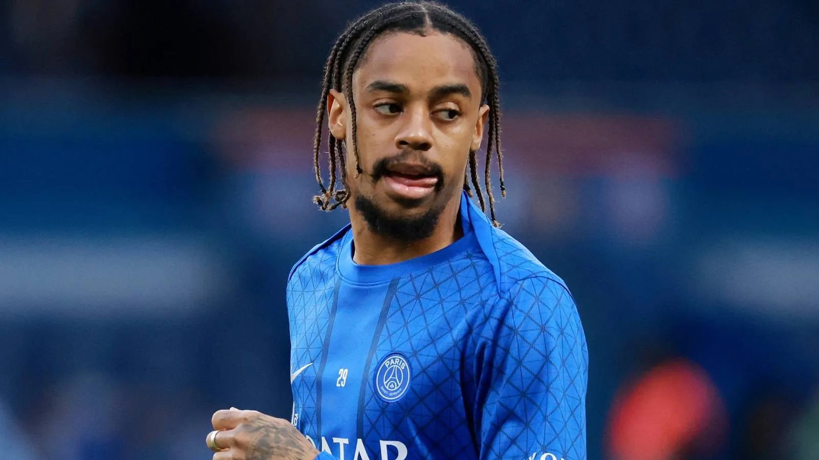 Liverpool Jajaki Kesempatan Rekrut Striker Spektakuler - sumber: (givemesport)