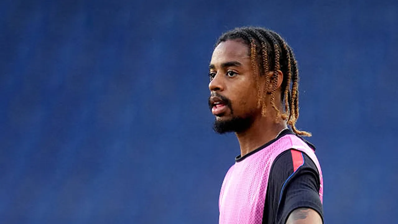 Luis Enrique Bicara Soal Masa Depan Bradley Barcola