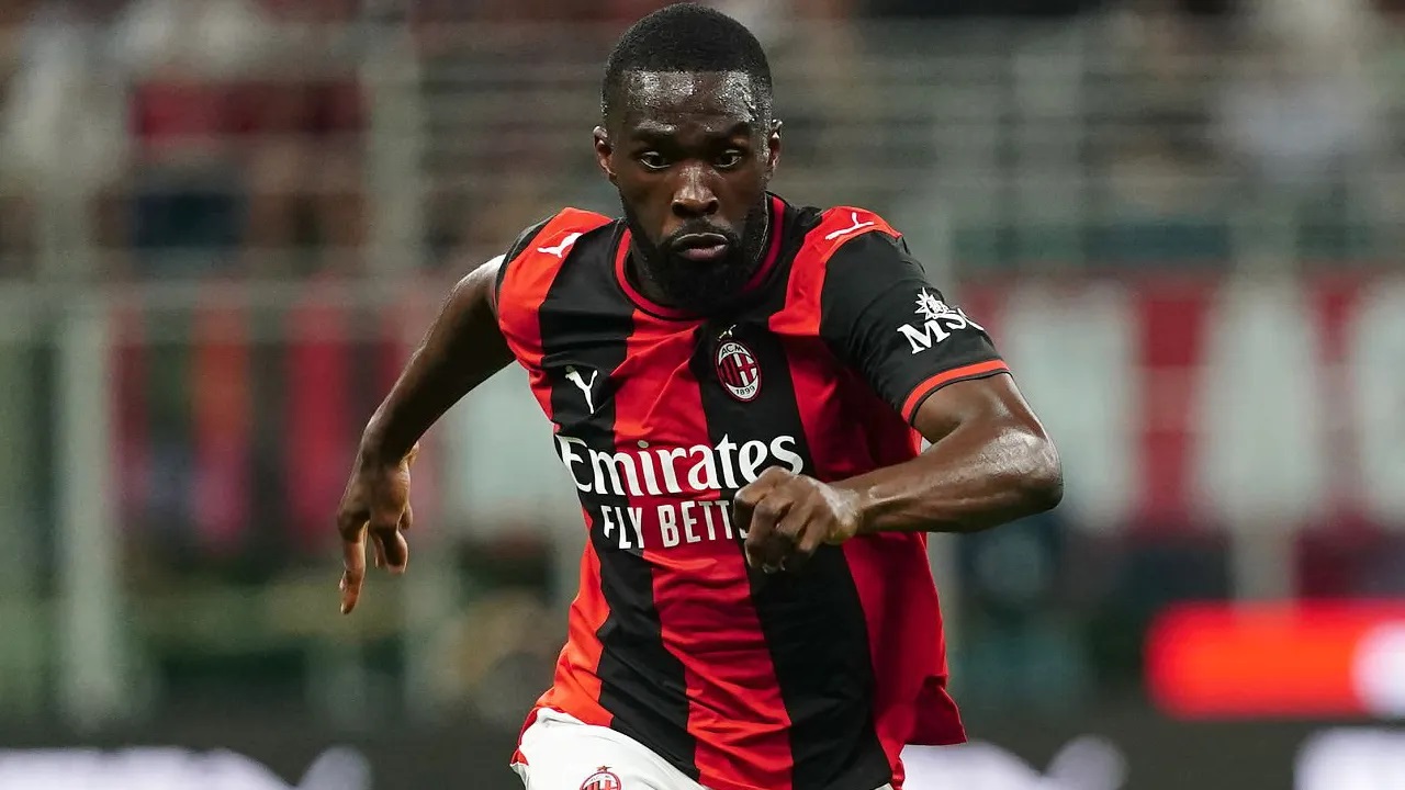 Media Italia: Fikayo Tomori Dipastikan Tinggalkan AC Milan Pekan Ini