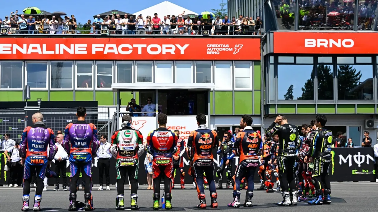Para pembalap termasuk dari Ducati dan Yamaha saat gelaran MotoGP Ceko 2026 di Sirkuit Brno.