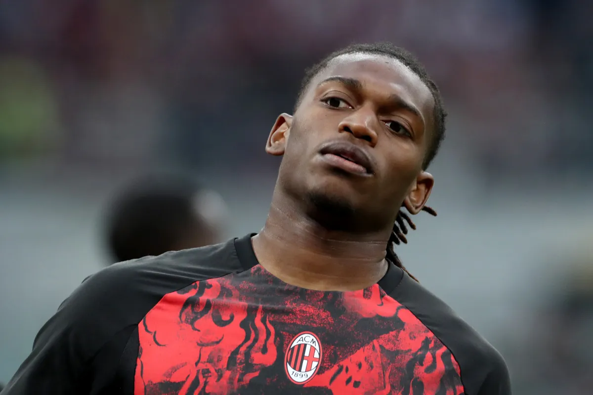 Rafael Leao Tegaskan Pentingnya Hentikan Spekulasi Tak Berdasar - sumber: (footballitalia)