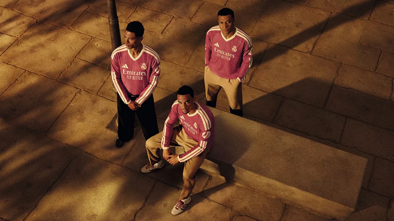 Real Madrid Resmi Meluncurkan Jersey Anyar Ketiga, Didominasi Merah Muda