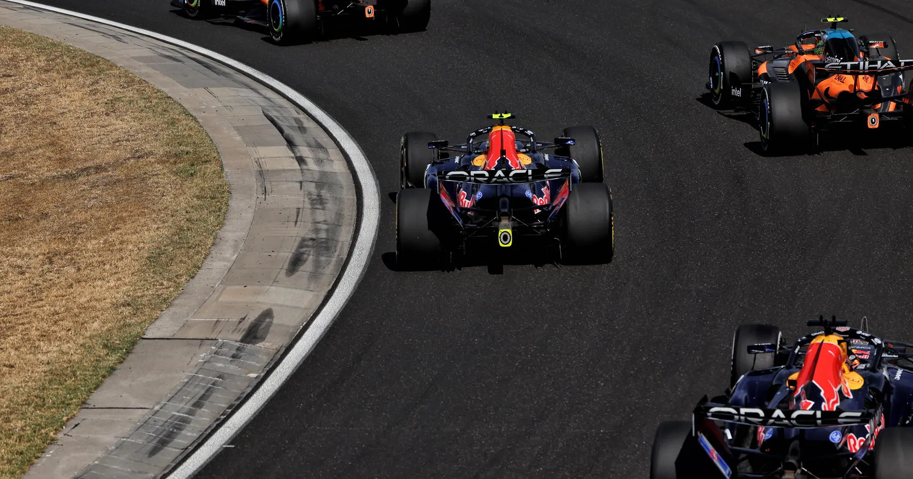 Red Bull Pertanyakan Lonjakan Besar McLaren di Hungaria - sumber: (racingnews365)