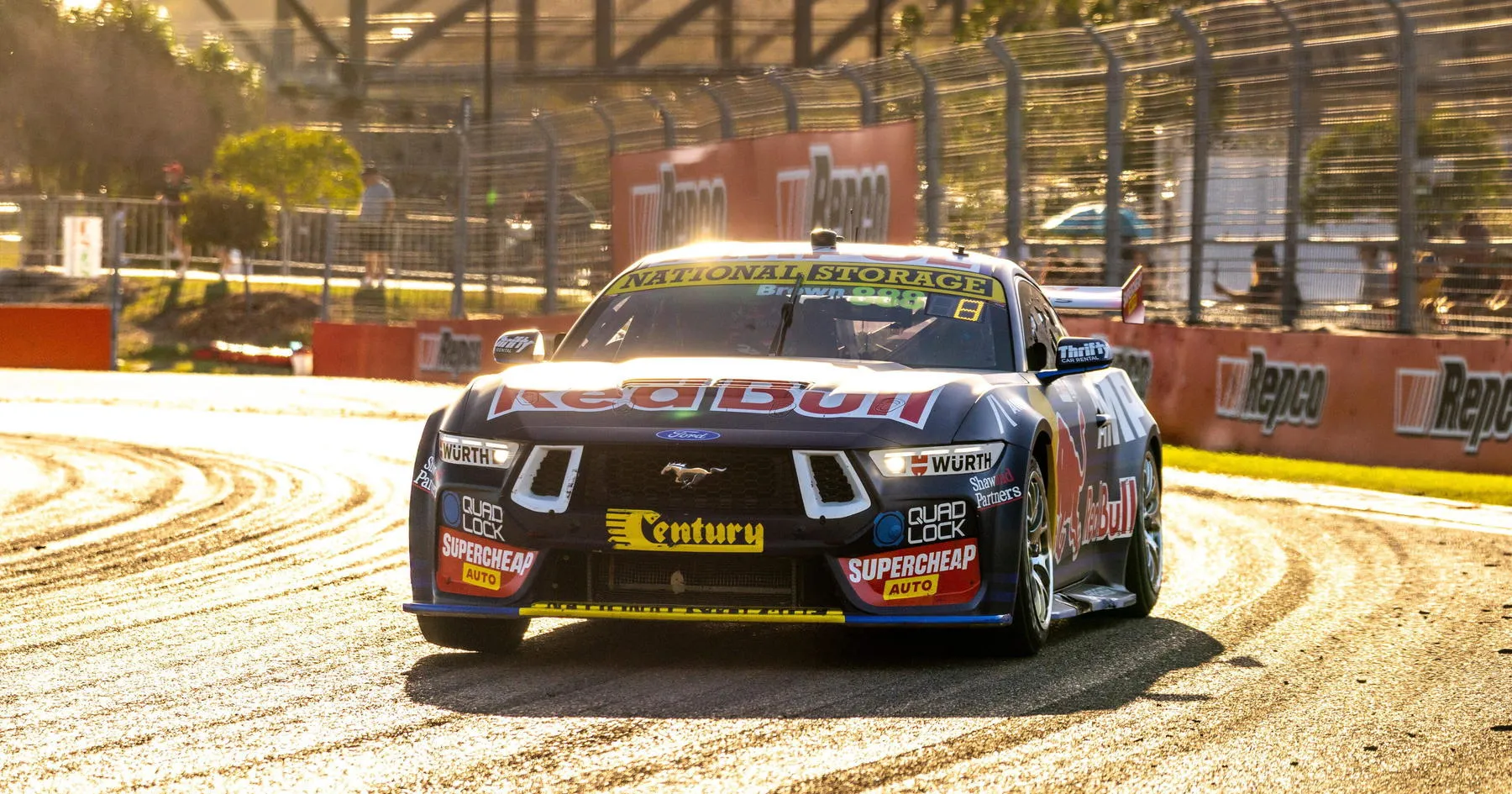 Red Bull Temukan Ketidaksesuaian Komponen pada Supercars Australia - sumber: (racingnews365)