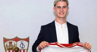 Robbie Ure Resmi Menambah Ketajaman Lini Depan Sevilla