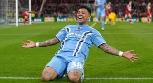 Siap Hadapi Premier League, Gustavo Hamer Resmi Kembali ke Coventry City
