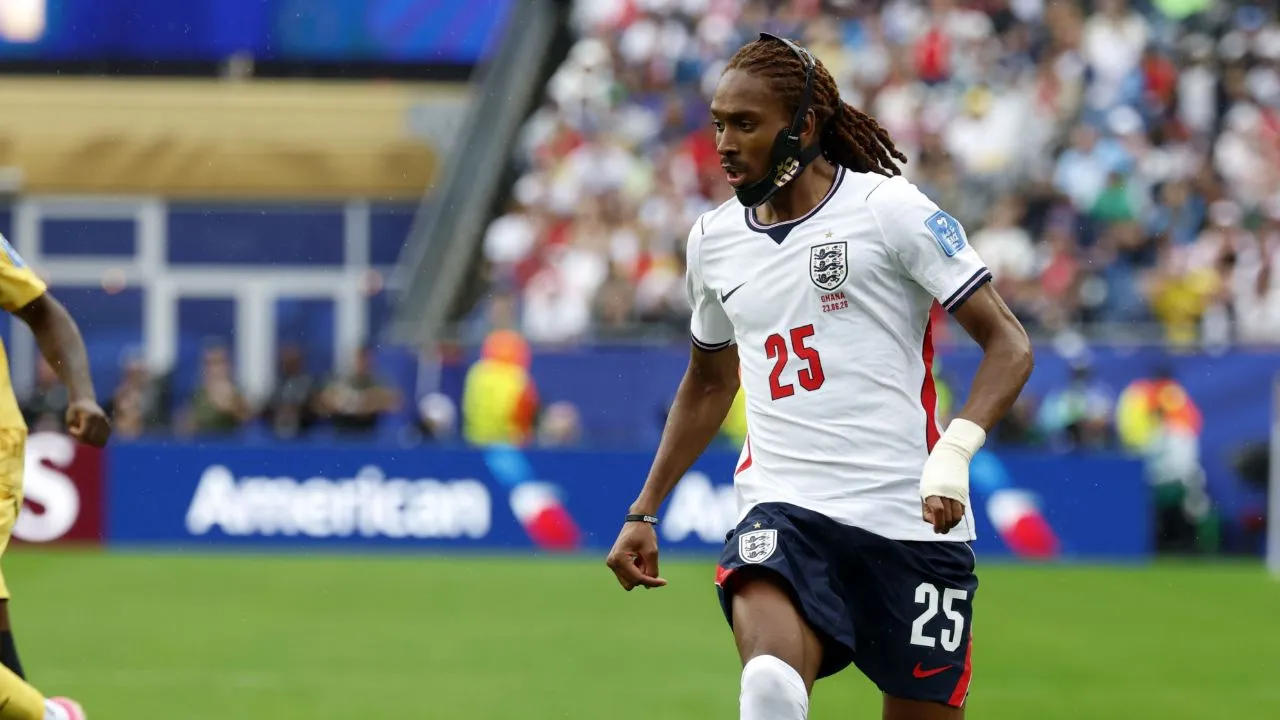 TeamTalk: Kesepakatan Inter-Tottenham untuk Djed Spence Nyaris Rampung