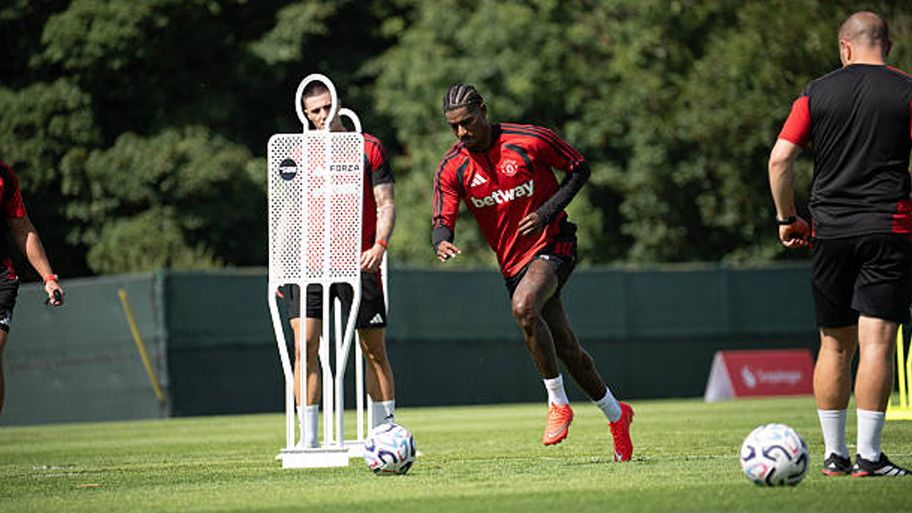Bertahan di MU, Marcus Rashford Dapat Dukungan Michael Carrick