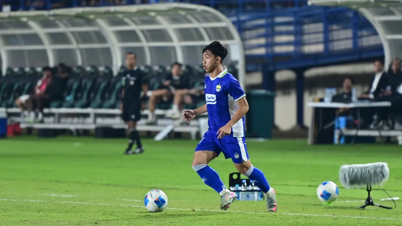 Gelandang Persib, Adzikry Fadlillah