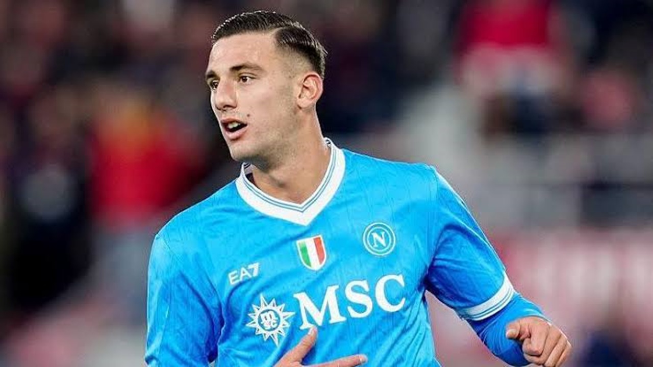 Butuh Striker, Pemain Terpinggirkan Napoli Jadi Incaran Lazio