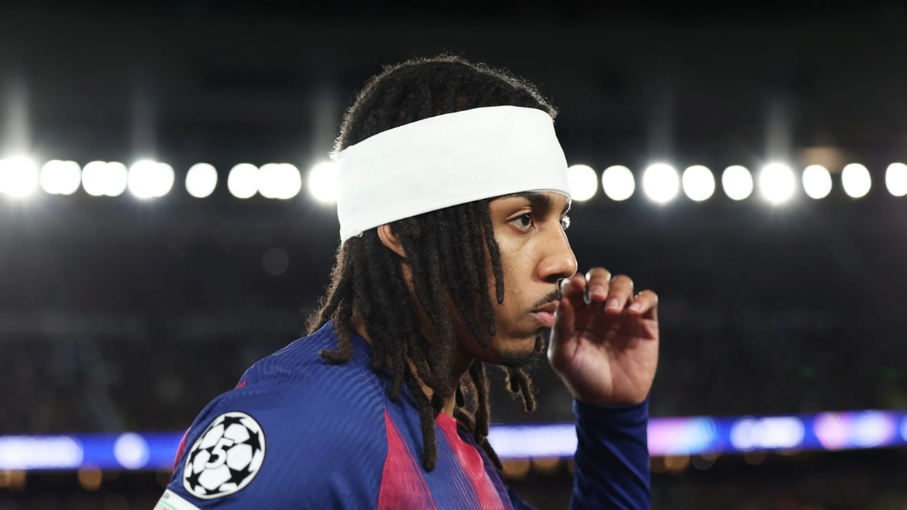 Jules Kounde Tidak Mau Meninggalkan Barcelona