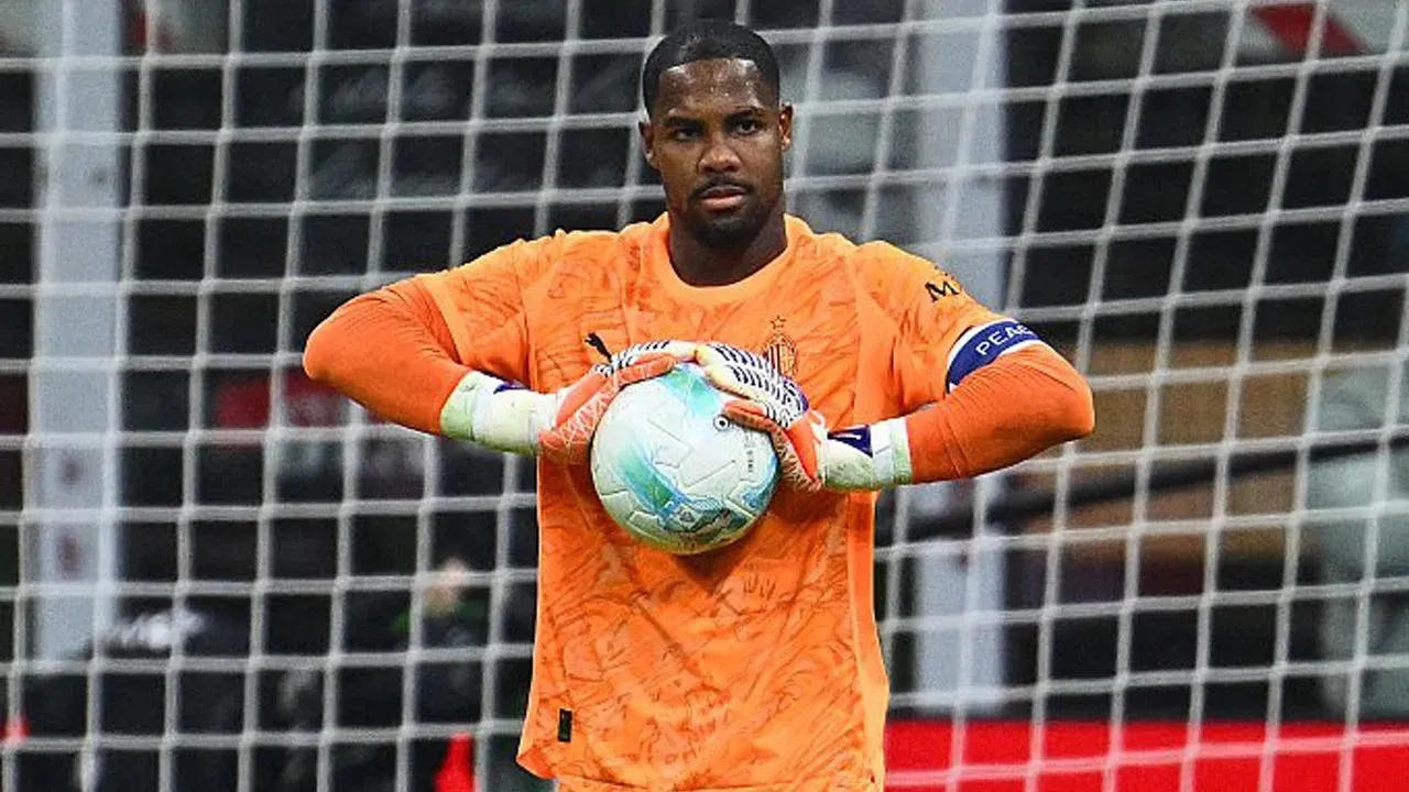 Legenda Milan Angkat Bicara Soal Polemik Mike Maignan dan Rabiot