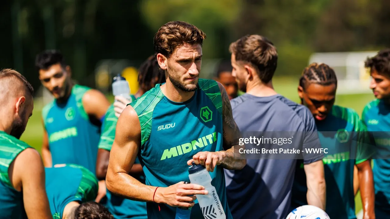 Santiago Bueno siap meninggalkan Wolves jika ada tawaran klub Premier League
