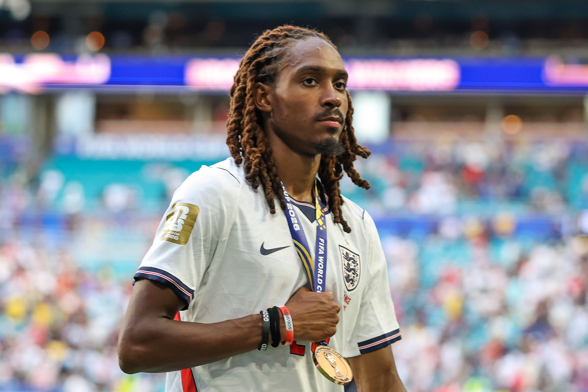 Spence Resmi Gabung Inter Milan, Siap Kenakan Nomor Punggung Baru