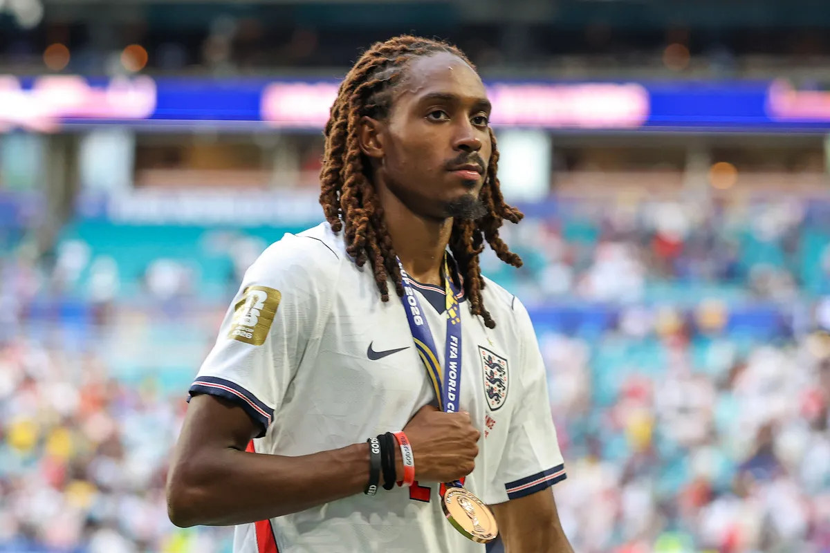Spence Resmi Gabung Inter Milan, Siap Kenakan Nomor Punggung Baru