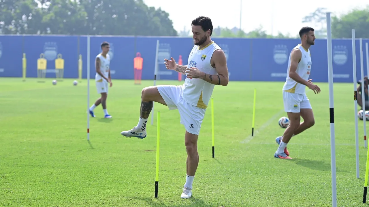 Gelandang Persib, Marc Klok