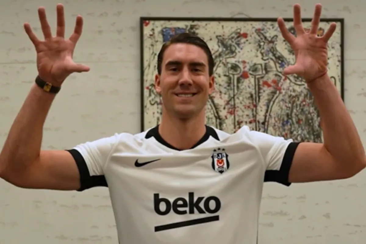 Vlahovic Bergabung ke Besiktas, Bereuni dengan Italiano - sumber: (footballitalia)