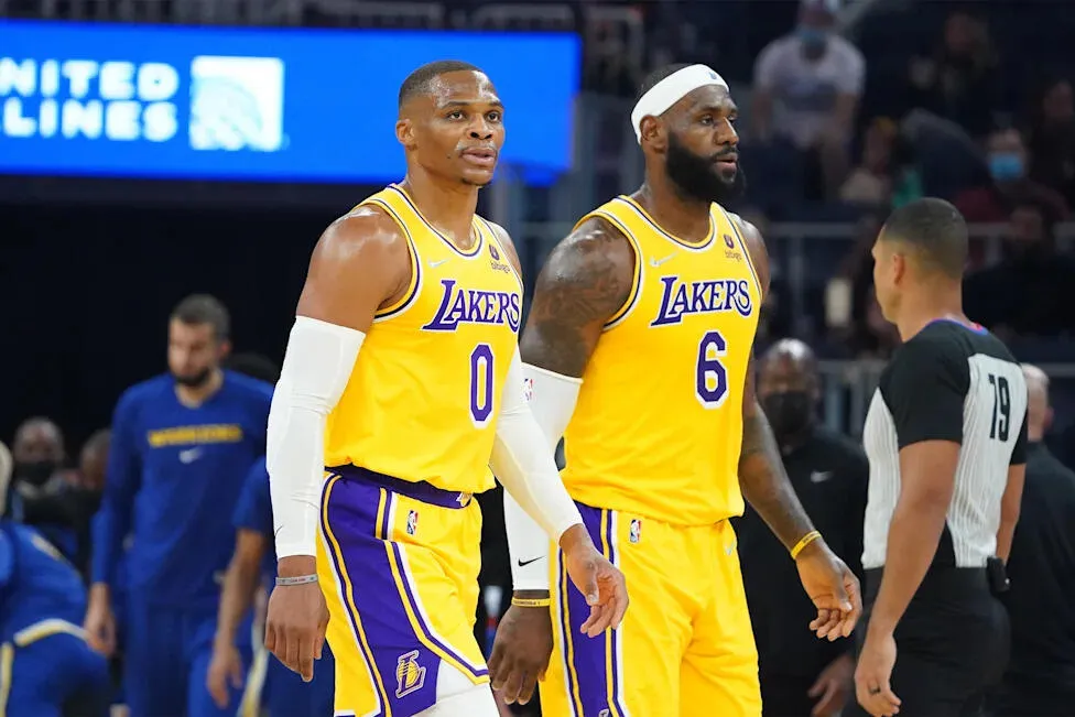 Westbrook Mundur, LeBron Sambut dengan Dukungan Hangat - sumber: (mainbasket)