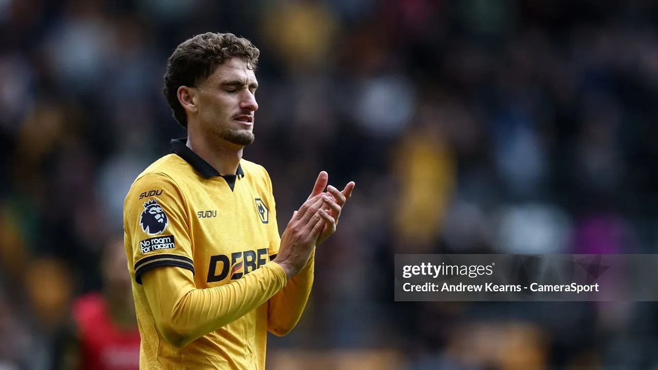 Santiago Bueno masuk radar Ajax setelah tampil apik bersama Wolves