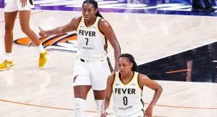 Aliyah Boston dan Kelsey Mitchell Bela Stephanie White Usai Dicemooh