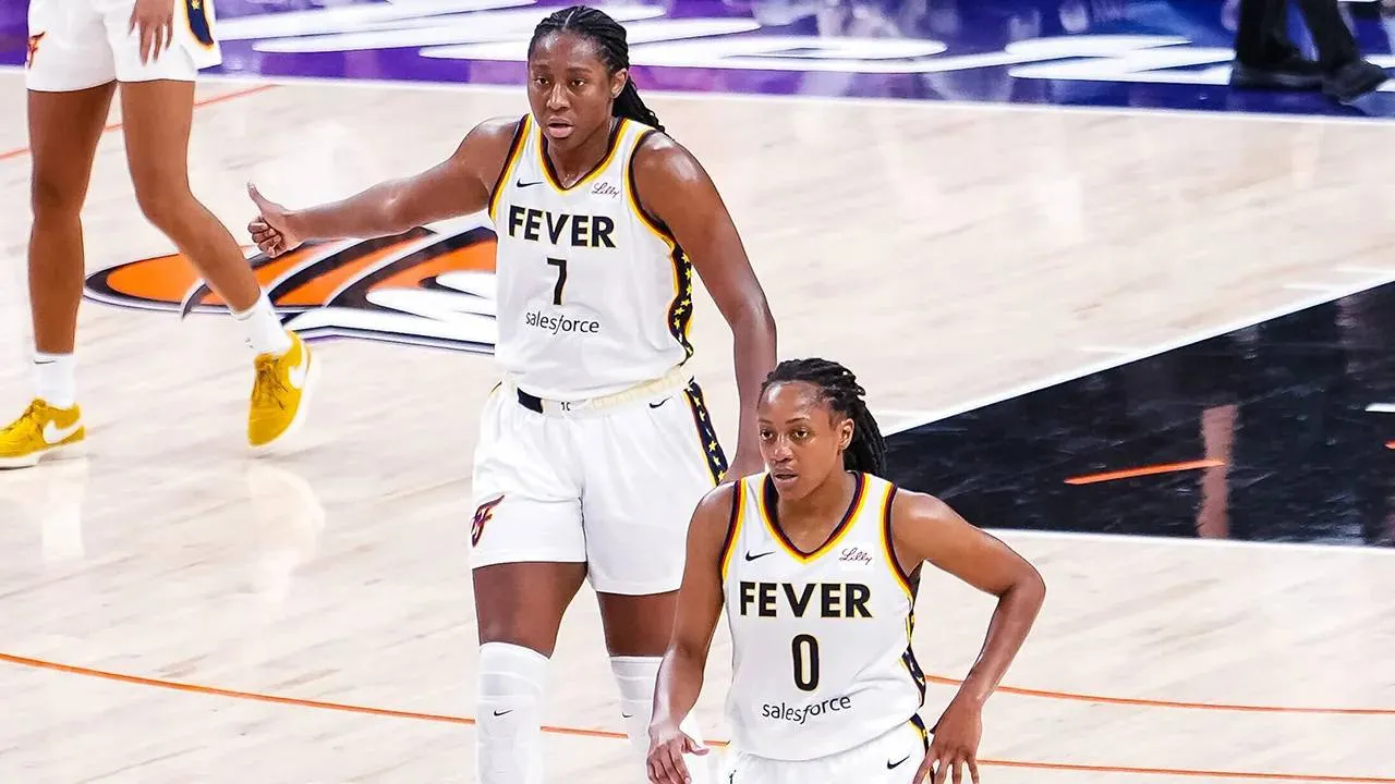 Boston dan Mitchell menilai Stephanie White telah menjalankan tugasnya dengan baik sebagai pelatih Fever. (Foto: AP)