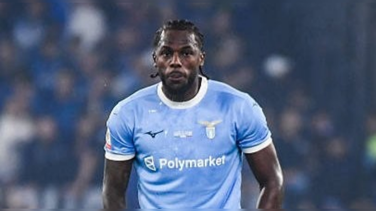 Bek Sayap Lazio Jadi Target AC Milan Musim Panas Ini