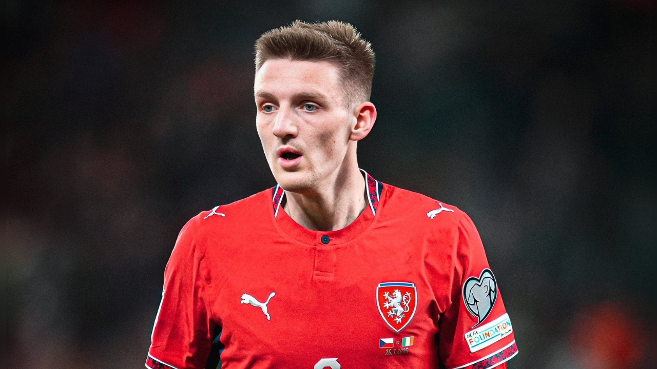 Butuh Bek, Lazio Ramaikan Perburuan Bintang Slavia Praha