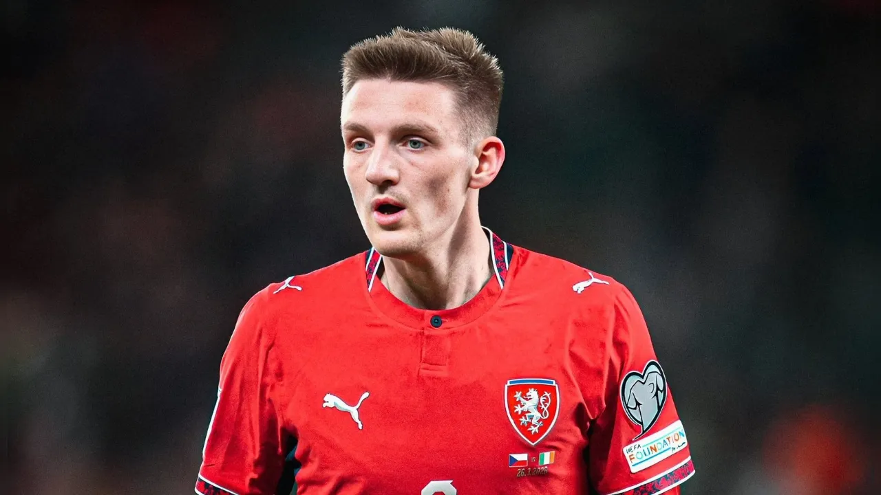 Butuh Bek, Lazio Ramaikan Perburuan Bintang Slavia Praha